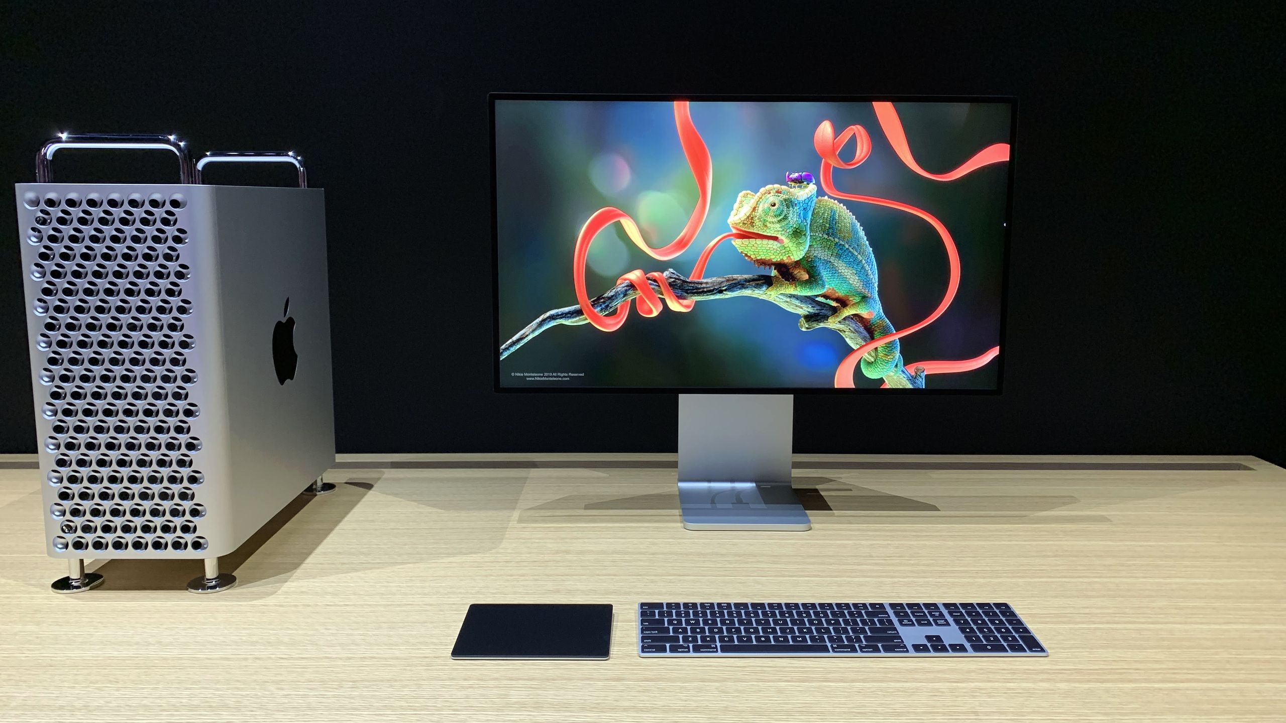 ディスプレイ・モニター本体 apple work station pro ディスプレイ