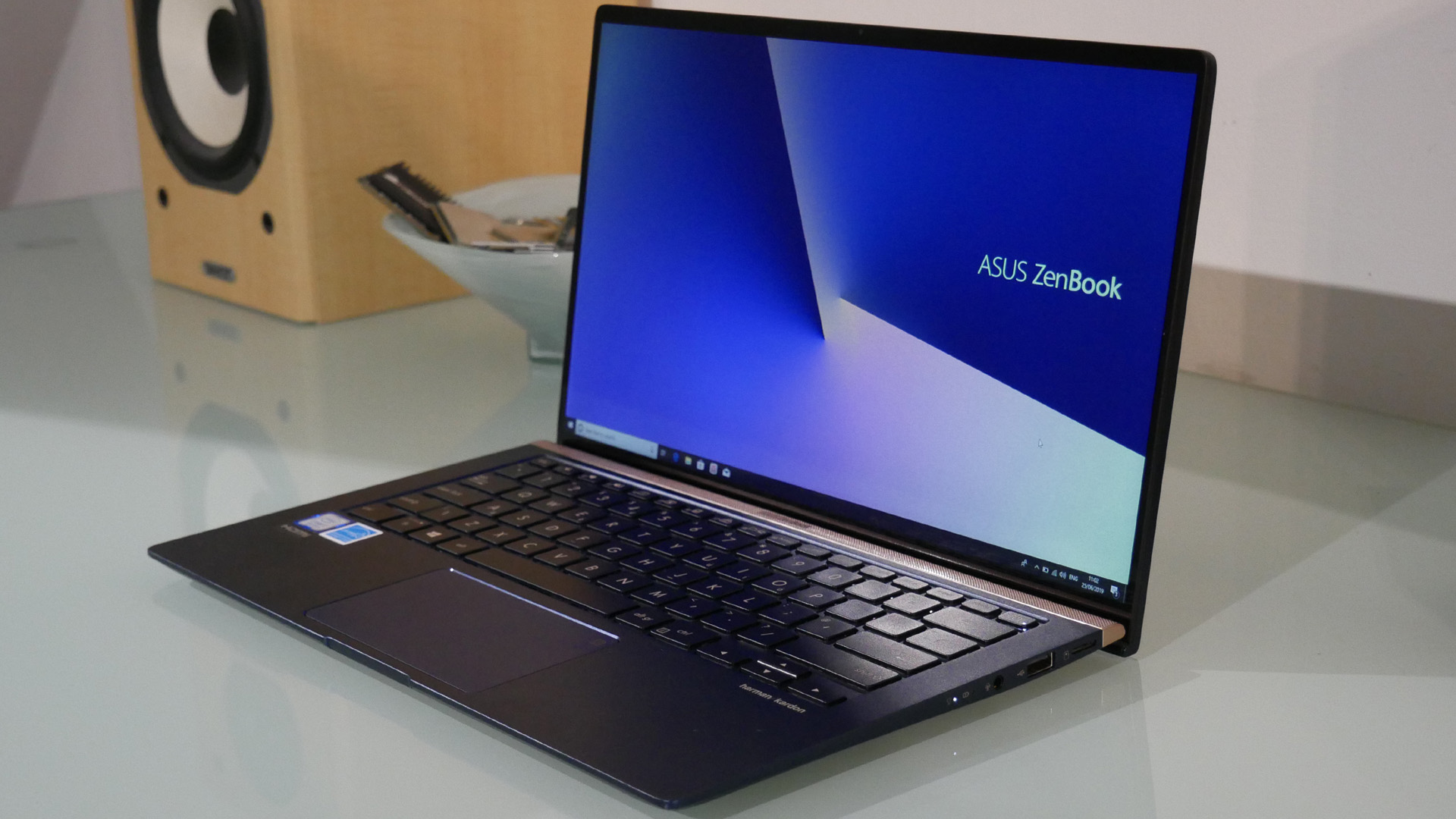 Asus Zenbook 14 UX433F review | TechRadar
