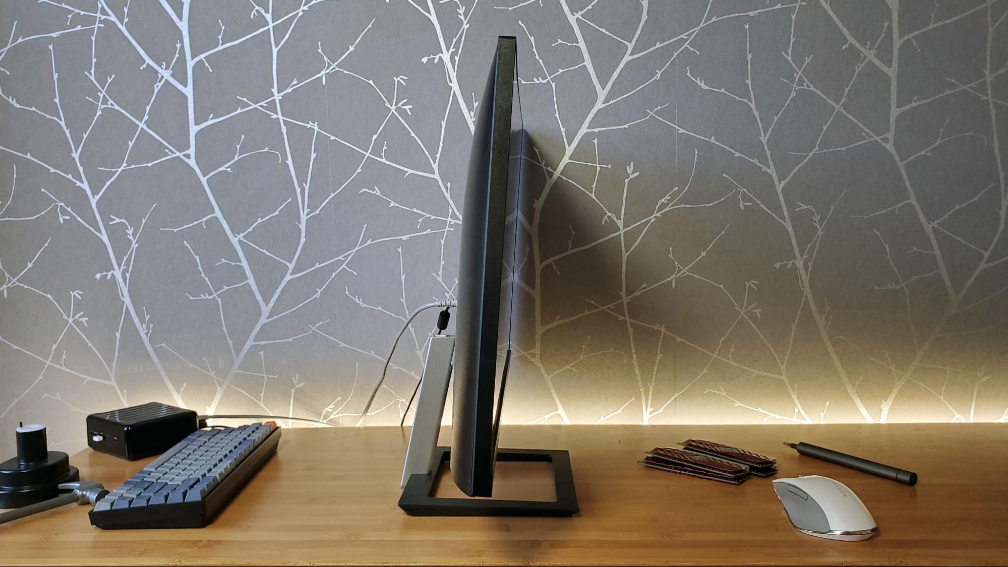 Philips 278E1A Review: Affordable and Bright | Tom's Hardware