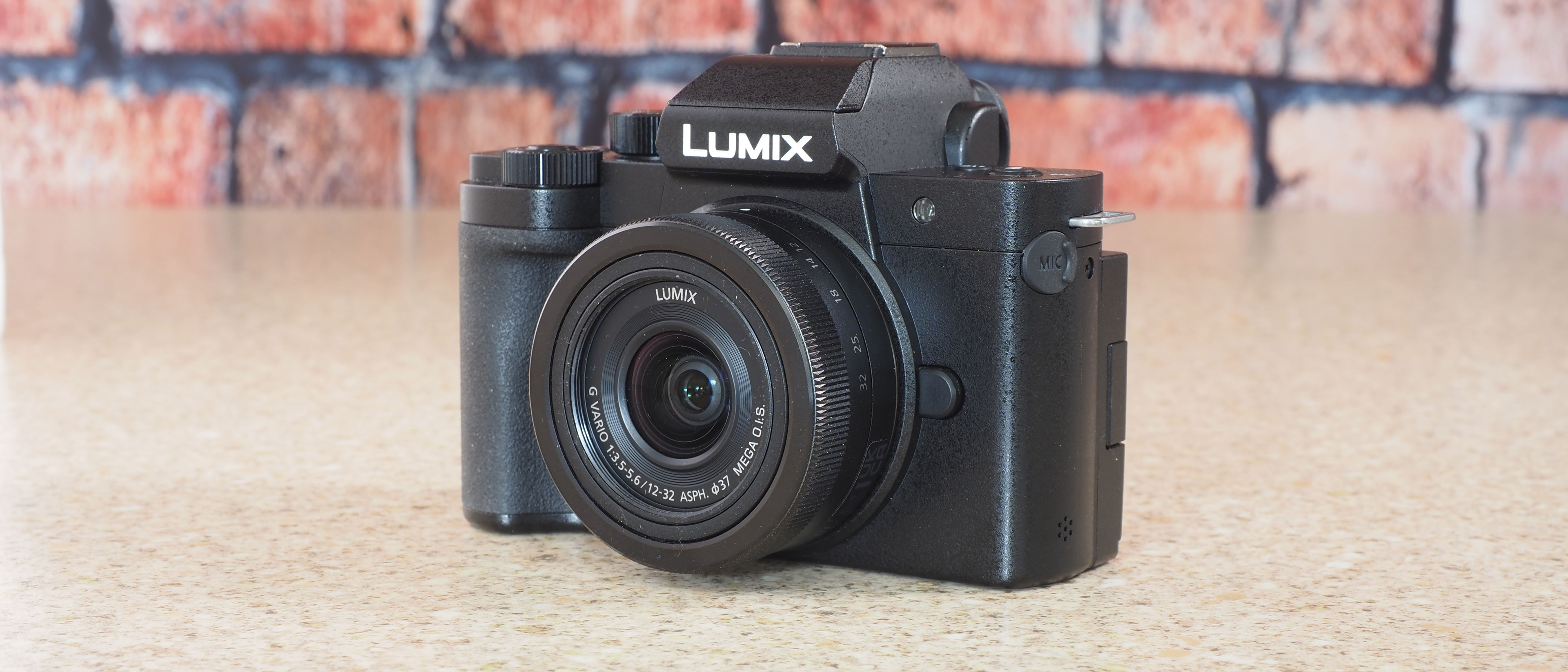 Panasonic Lumix G100D review: minor modifications | Digital Camera
