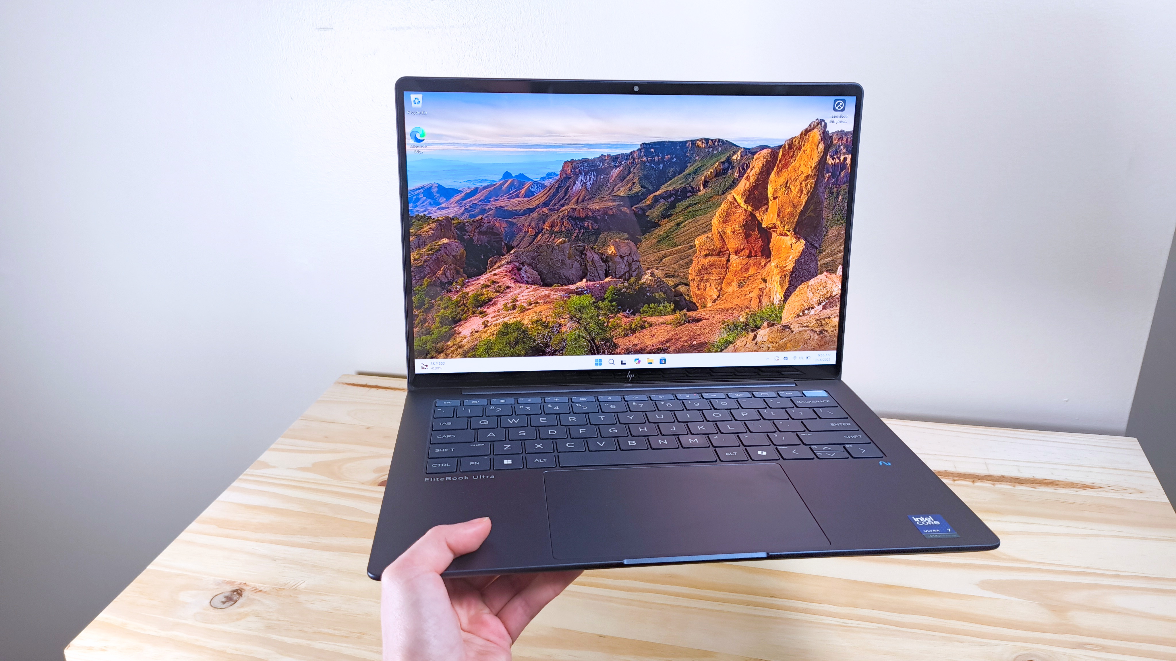 Fujitsu LifeBook MH380 | Laptop Mag