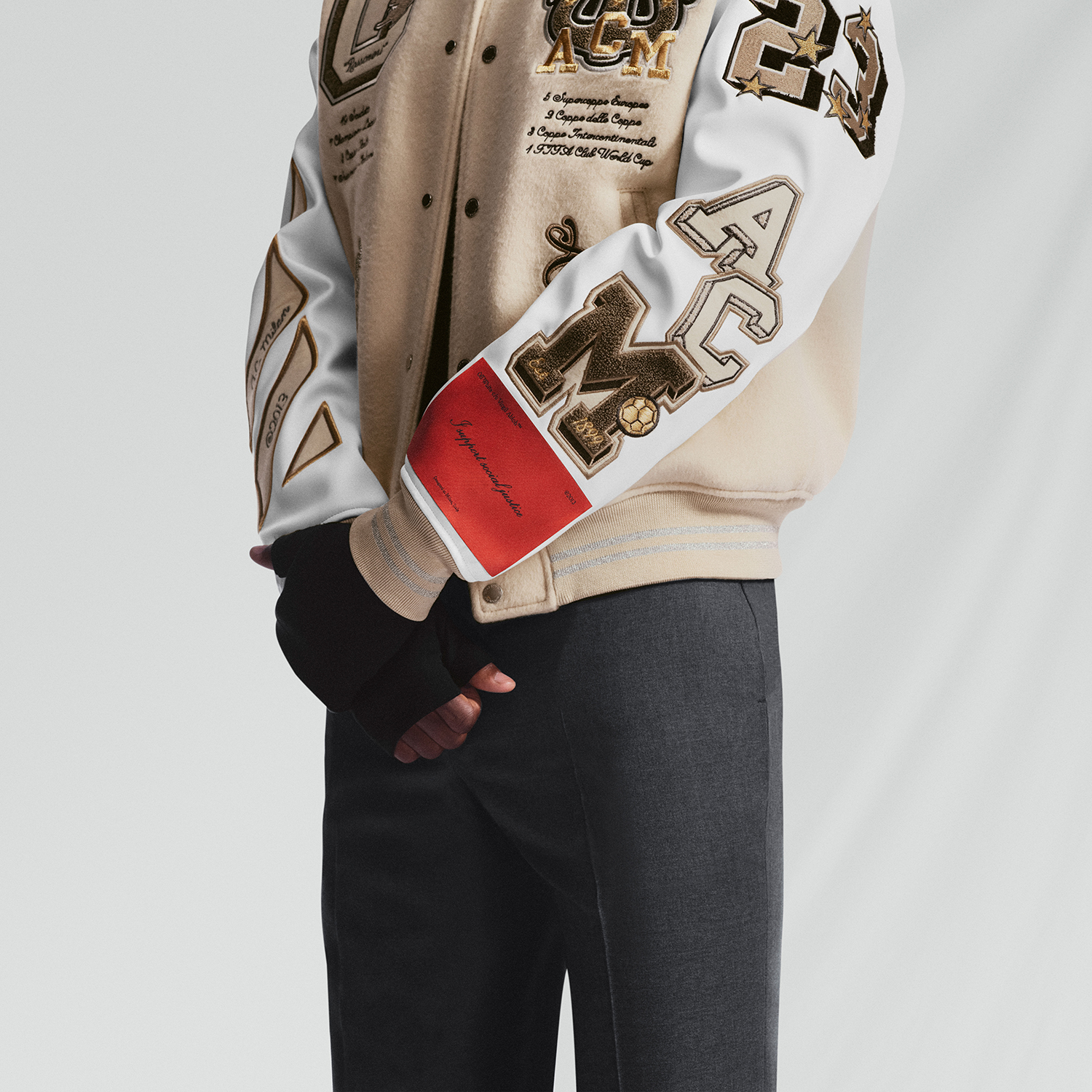 ACミラン × Off-White™のヴァーシティジャケットが限定発売中