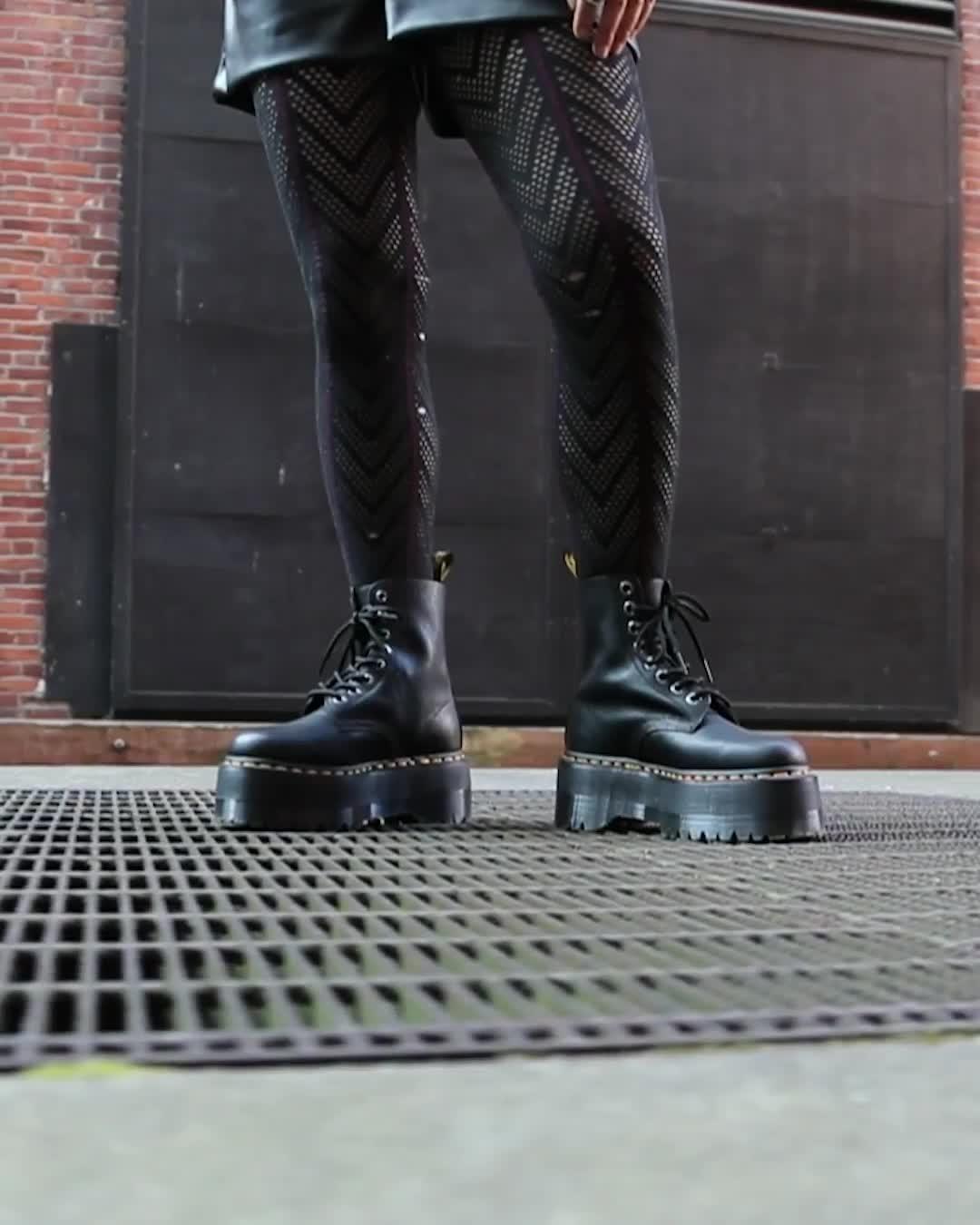 1460 Max Leather Platform Boots in Black | Dr. Martens