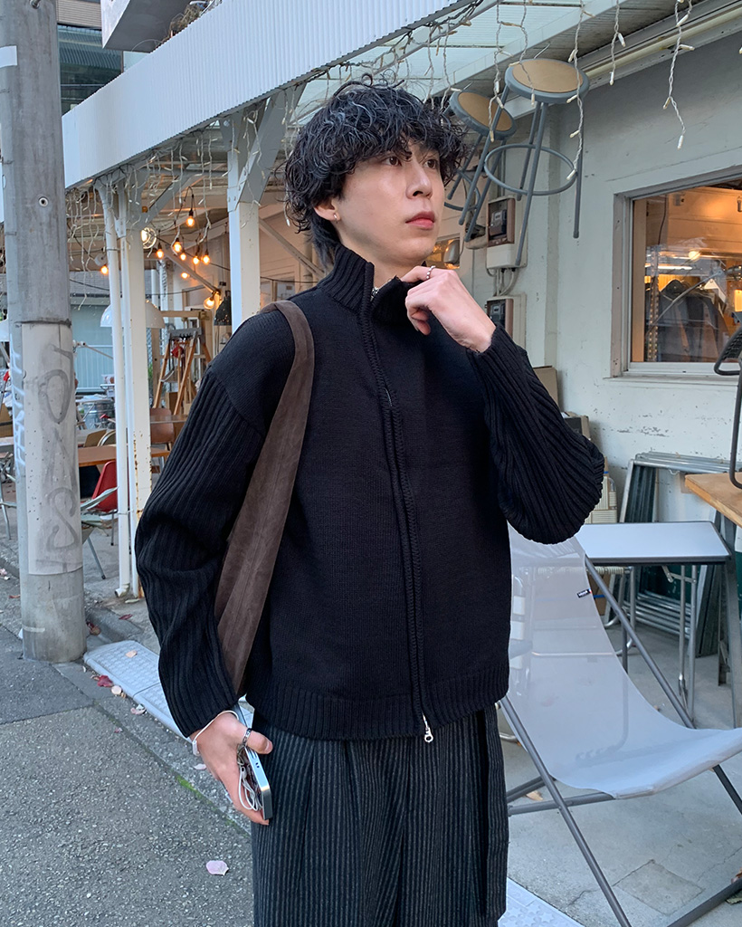 ユニセックス）斜めファスナーポイントニットカーディガン