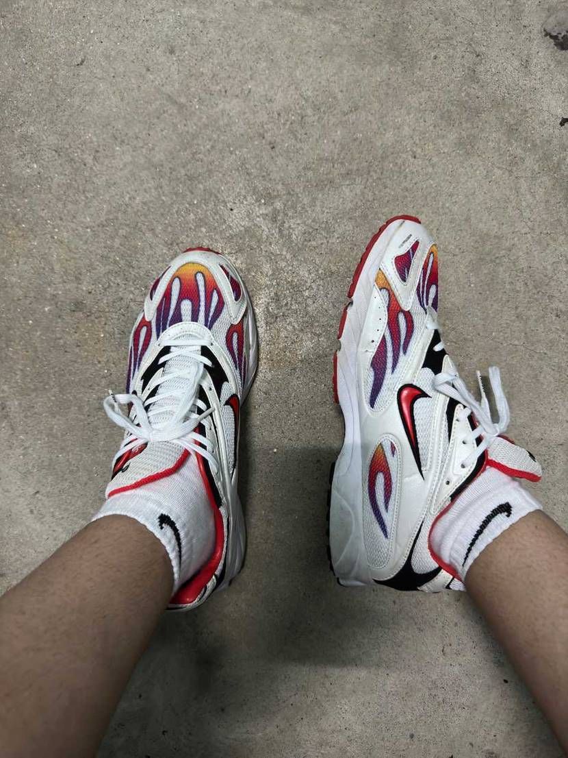 シュプリーム × ナイキ エアズームストリーク スペクトラムプラス