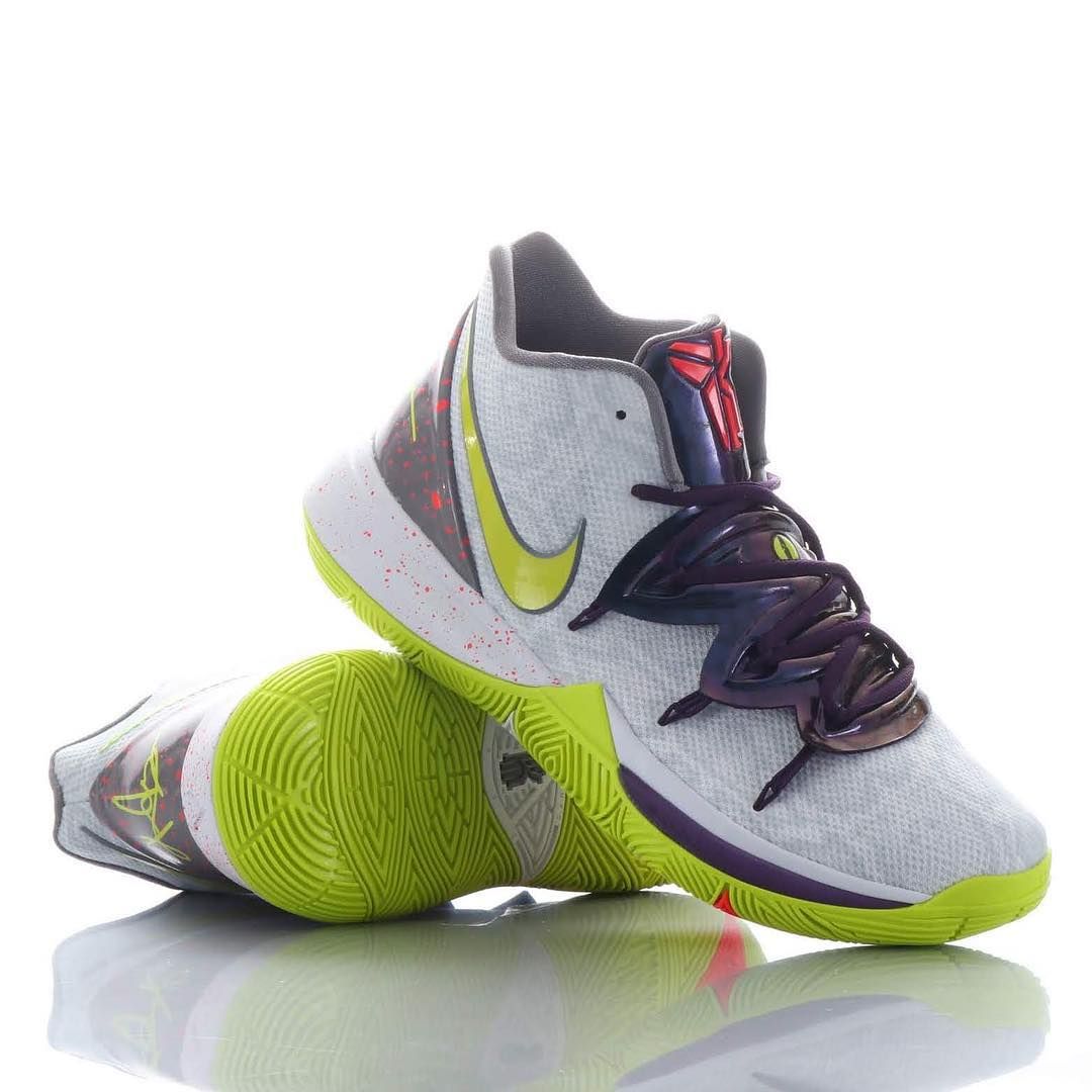 ナイキ カイリー5 マンバ メンタリティ【5/4発売】 | スニーカーダンク