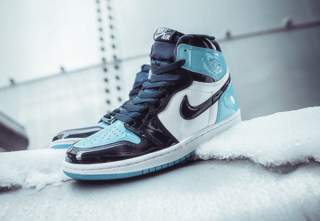 ナイキ ウィメンズ エアジョーダン1 OG UNC パテントレザー【3/14発売