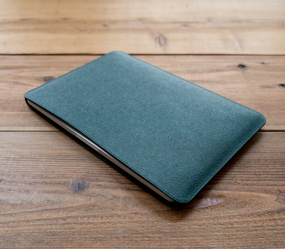 職人が作るレザースリーブ 13インチMacBook Pro 用 – 国立商店