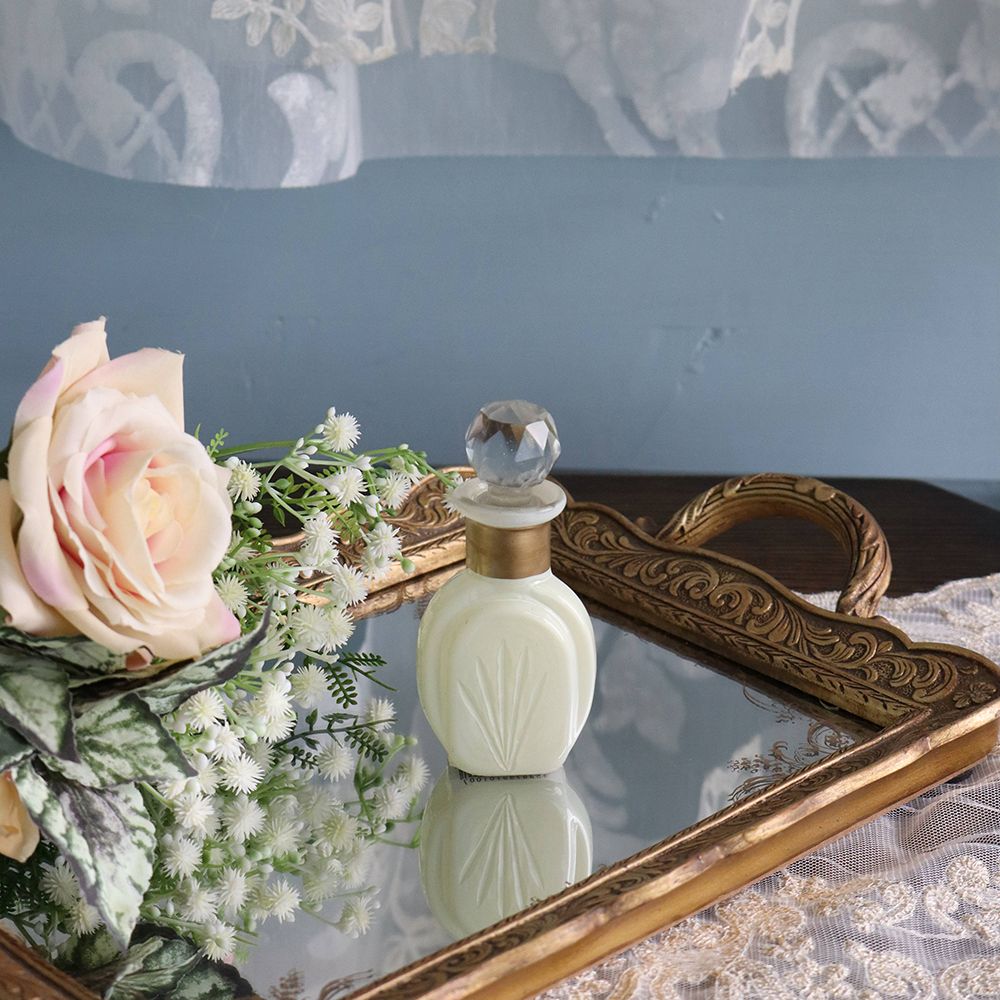 白ガラスがロマンチックです♪ ガラス香水ビン TO1-M15-1324