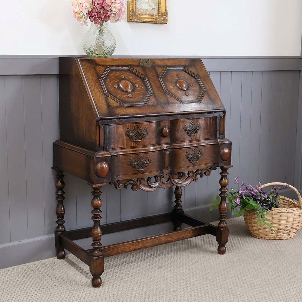 優雅な彫刻が彩る♪ ライティングビューロー VC113-291 – アンティーク