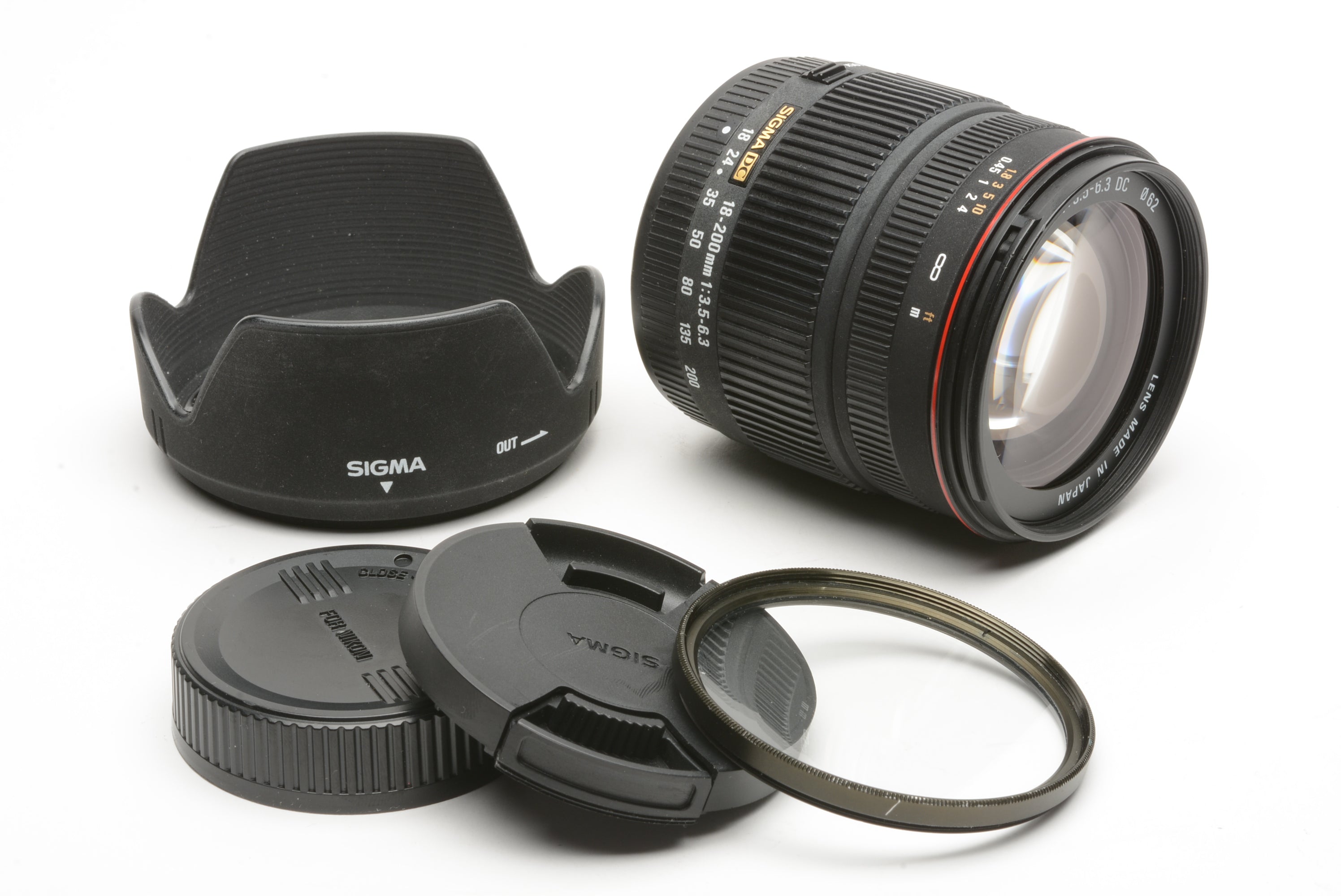 Sigma DC 18-200mm F3.5-6.3 zoom lens w/hood, caps, + UV filter | eBay