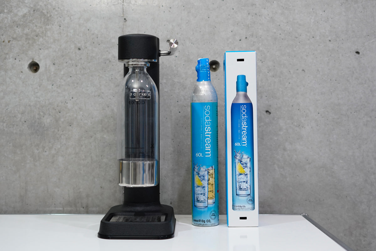 北欧家具のように美しい炭酸水メーカー、aarkeの「Carbonator 3」を