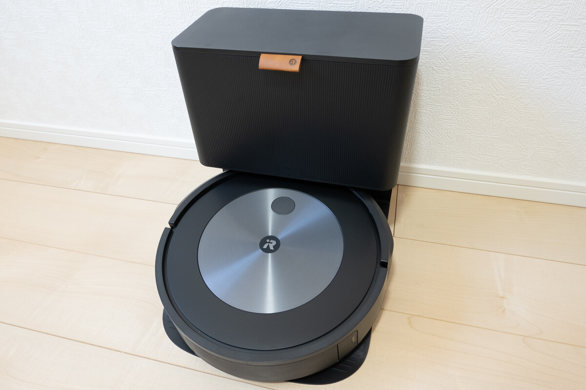 最高頭脳「ルンバ j7 +」写真&動画でレビュー！禁断の実験で回避能力を