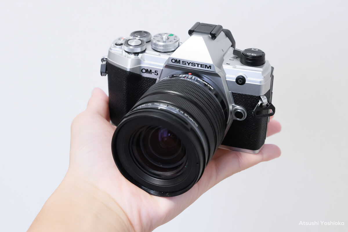 OM SYSTEM OM-5 実写レビュー。超小型軽量と強靭性、高性能を備えた