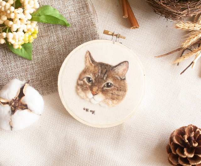 送料無料】台湾 リアルなペットの猫の毛糸刺繍フレーム絵画 Alice and