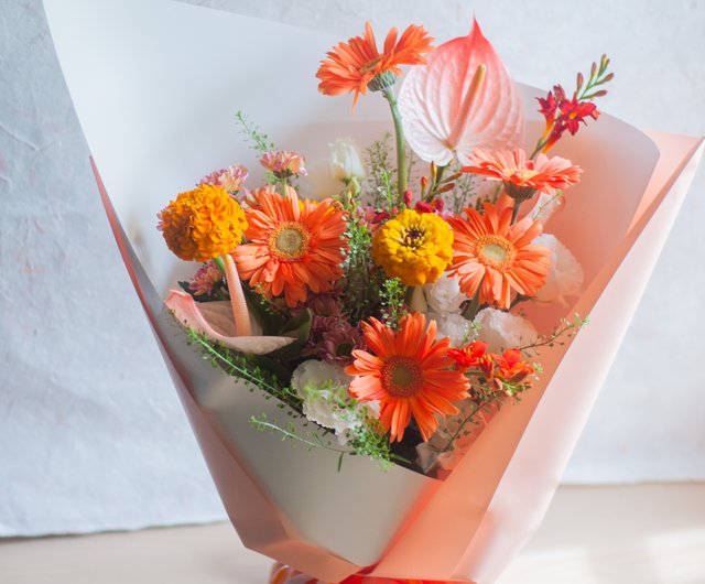 台湾 明るいオレンジ色の太陽の花の花束 | WAS floral - Pinkoi