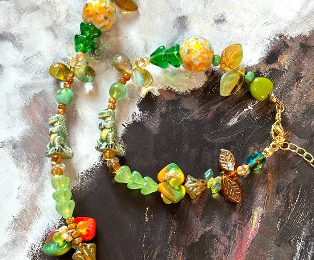 恐竜とボール遊び】チェコビーズブレスレット zi2.rennt