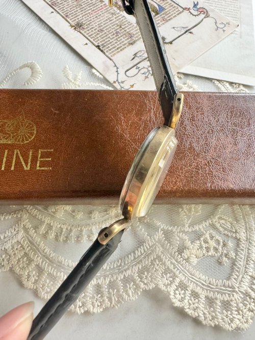 香港 希少なヴィンテージ品 セリーヌ 馬車 手巻き機械式時計 ユニ