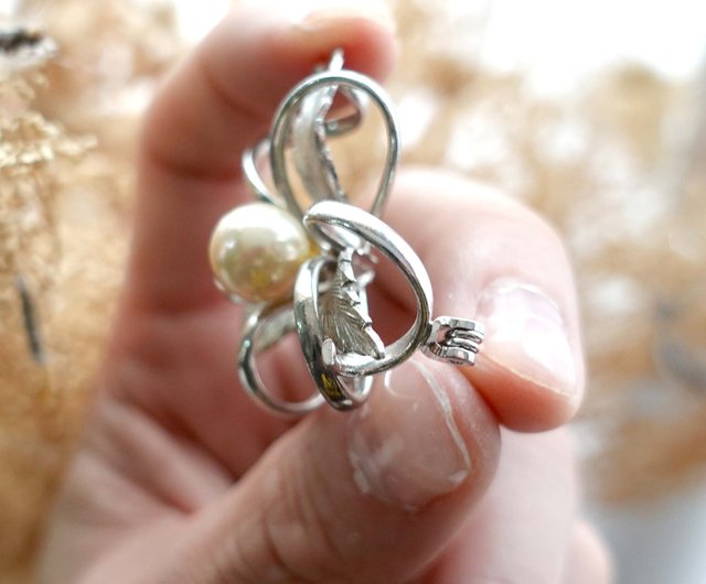 香港 日本のヴィンテージシルバー 本真珠 フラワーモチーフ ブローチ