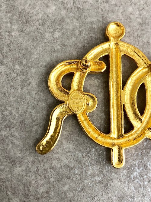 Christian Dior/ディオール◇ロゴ ブローチ◇クラシカルな金色ロゴ