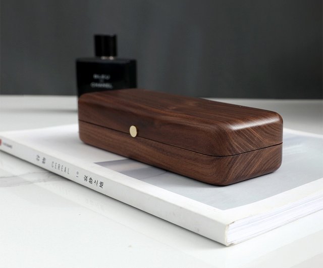 40%OFF】木製メガネケース【英語での無料彫刻】メガネ収納ボックス