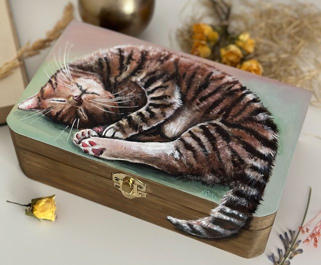 スロバキア 手描きの木箱ブラウントラ猫、鍵付き大きな収納ボックス