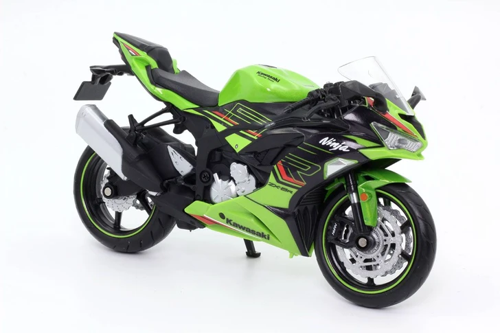 ぶうすけページ かめ Kawasaki Ninja ZX-11 | An Ode To The Former
