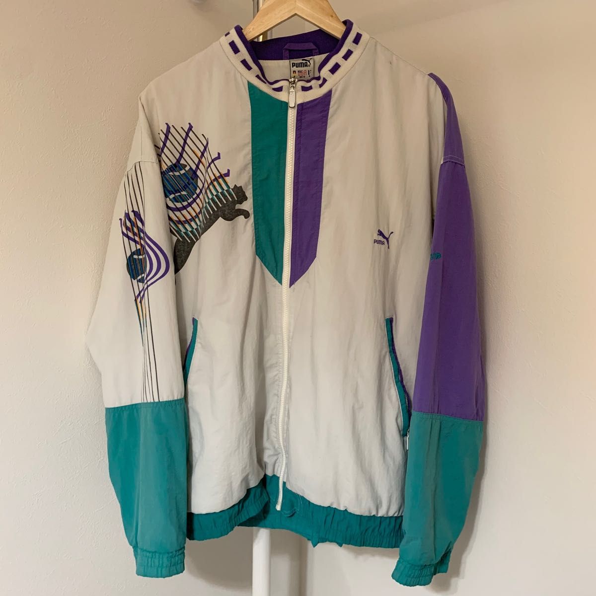 90s Reebok リーボック ナイロンジャケット 刺繍ロゴ 万国旗タグ