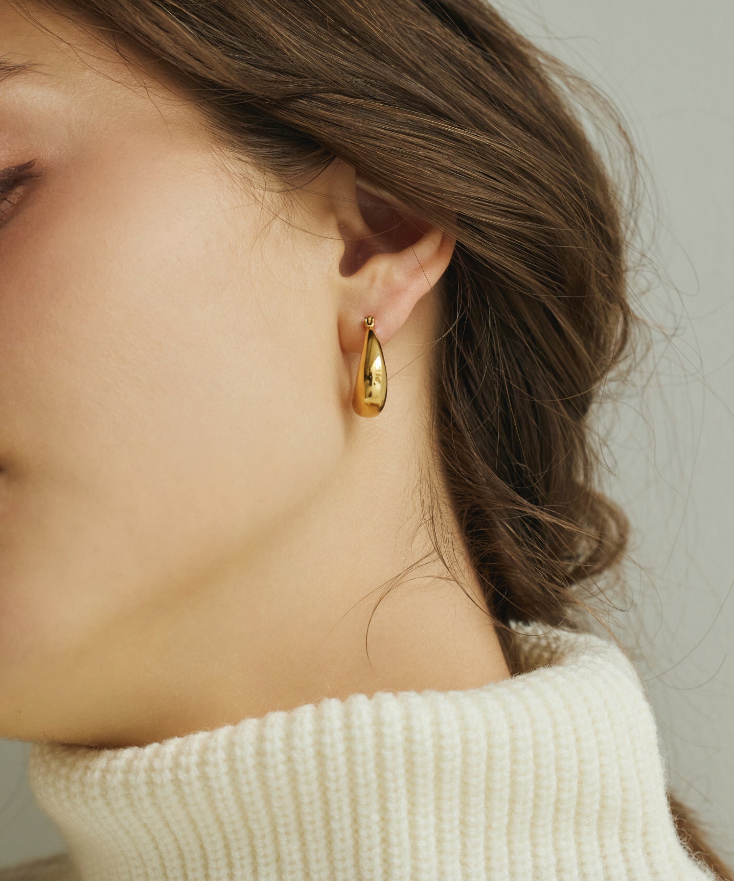 ゴールド]オーバルフープピアス