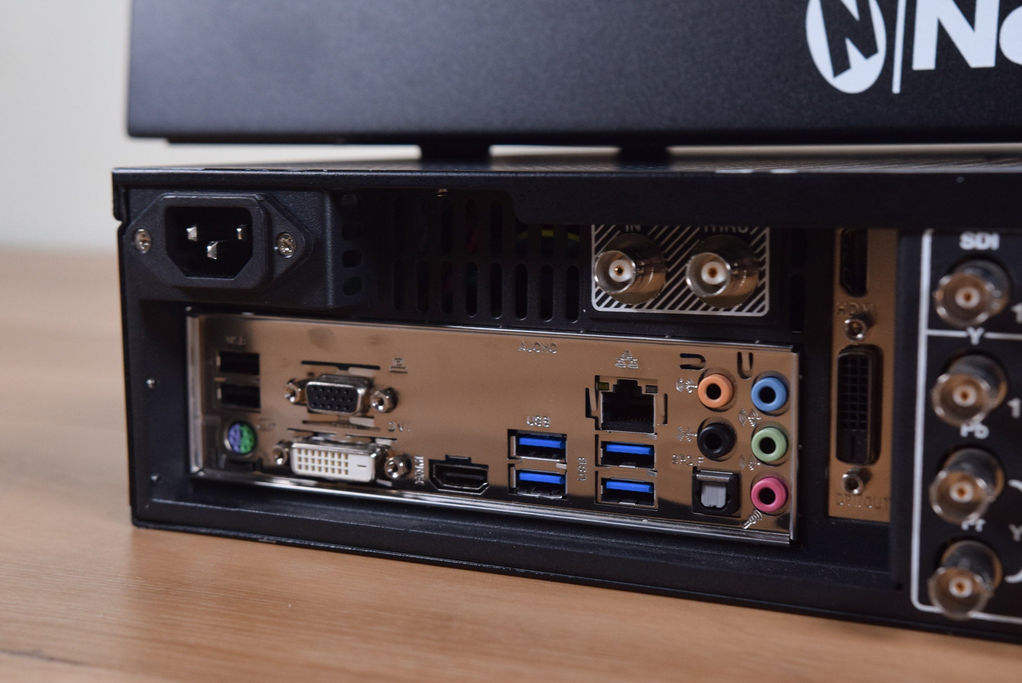 ワークステーション Newtek TriCaster TCXD460 ワークステーション