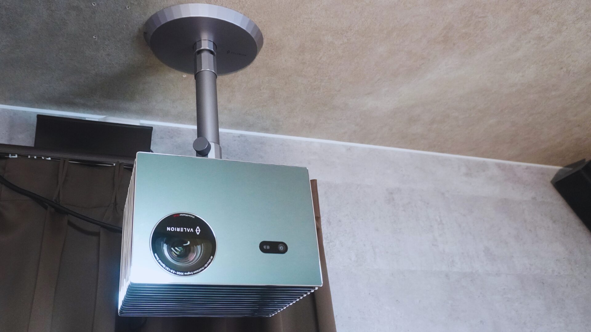 VisionMaster Pro2を専用金具で天吊り【位置計算/取り付け手順を丁寧に