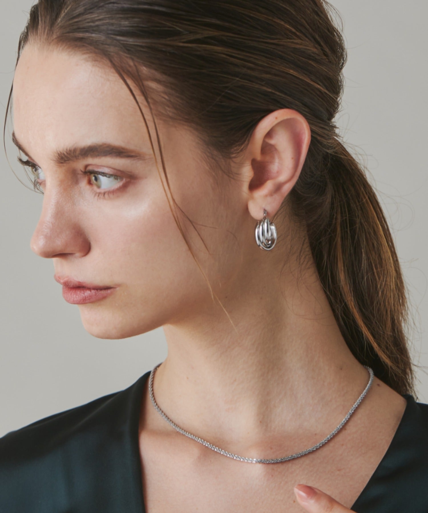 金属アレルギー対応 】 ツイストフープピアス サージカルステンレス