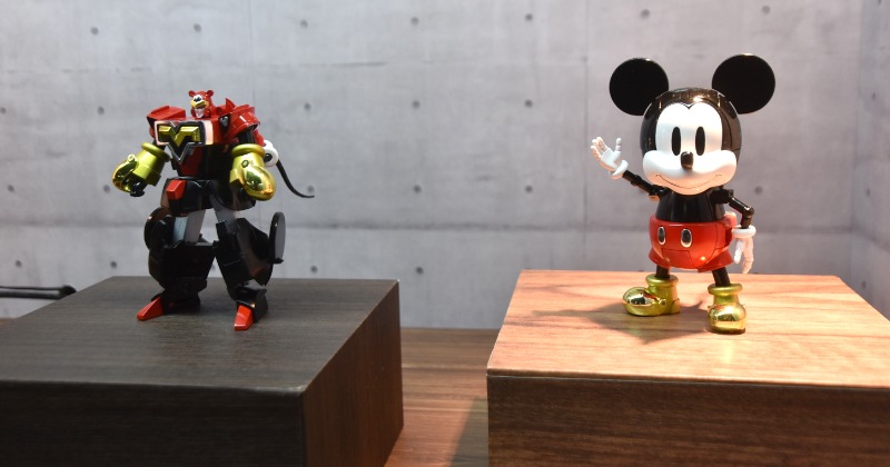 ミッキーマウス、超合金に 単独でロボットに超変形 デザインは巨匠