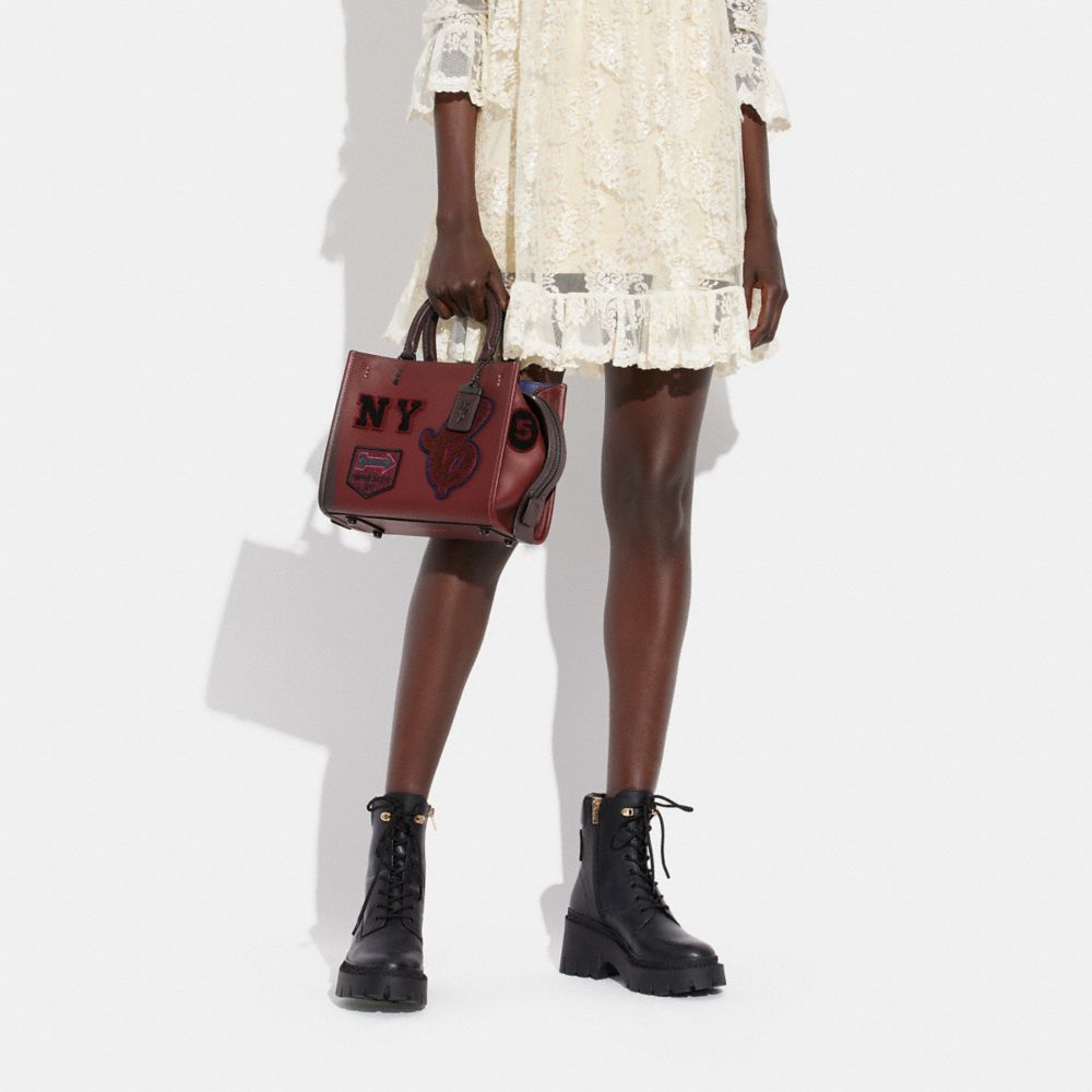 公式】COACH – コーチ | ローグ 25・ヴァーシティ パッチ