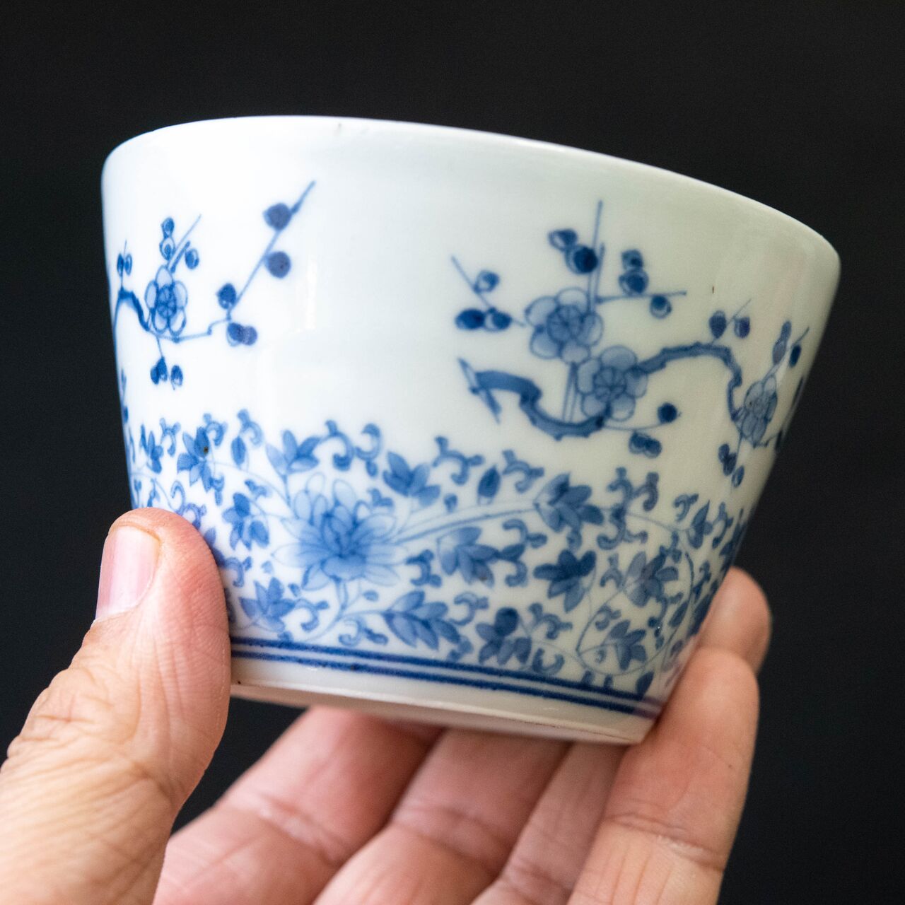 陶磁器 :: 伊万里 藍柿右衛門手 梅・花唐草文 そば猪口 | COTTOU.JP