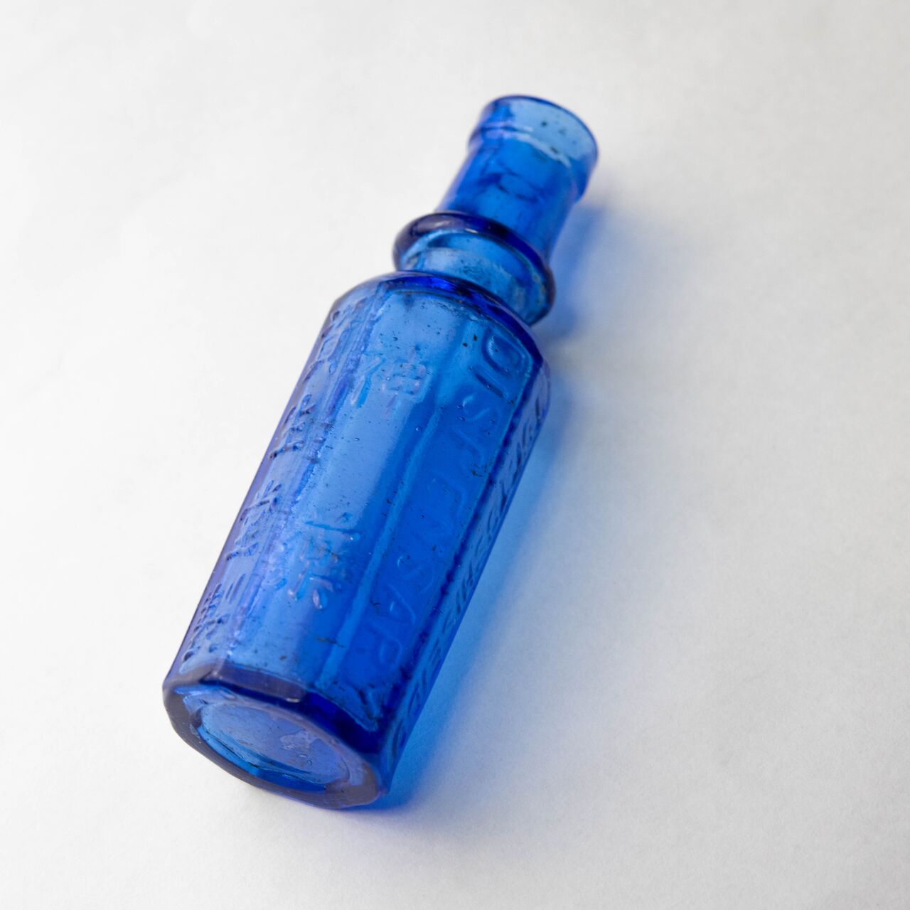 雑貨 :: 瓶 :: 資生堂製 神薬 薬瓶 | COTTOU.JP 骨董の通販マーケット