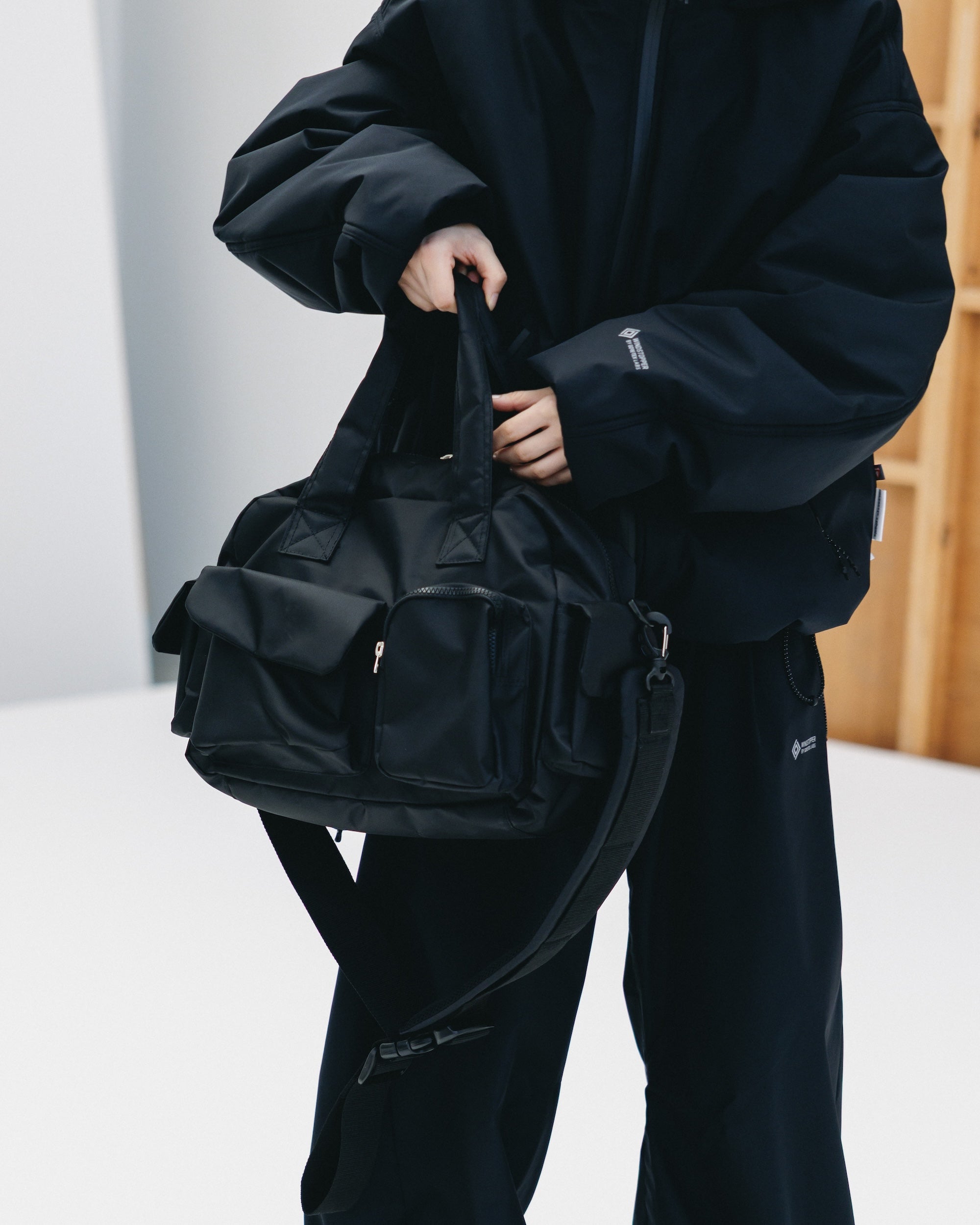 2.4 WED 20:00- IN STOCK】WANDER BAG