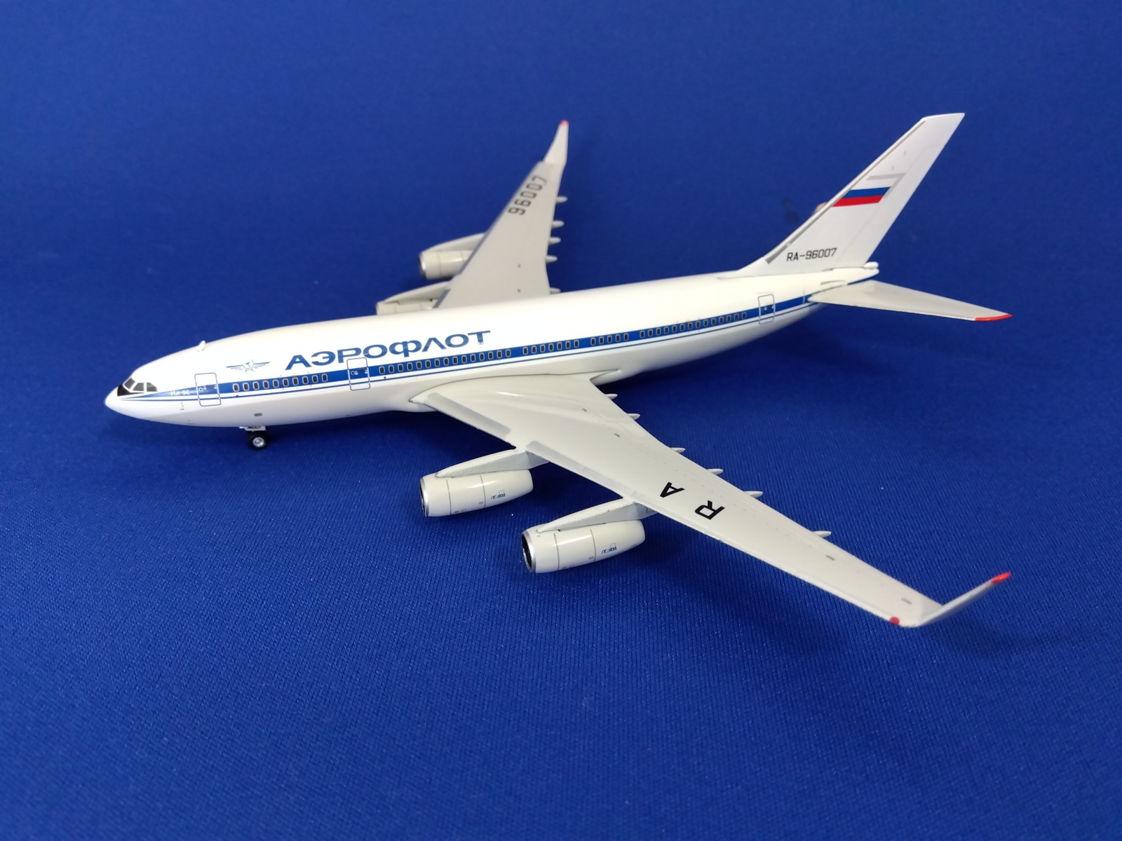 11781 Phoenix Aeroflot / アエロフロート IL-96-300 RA-96007 1:400