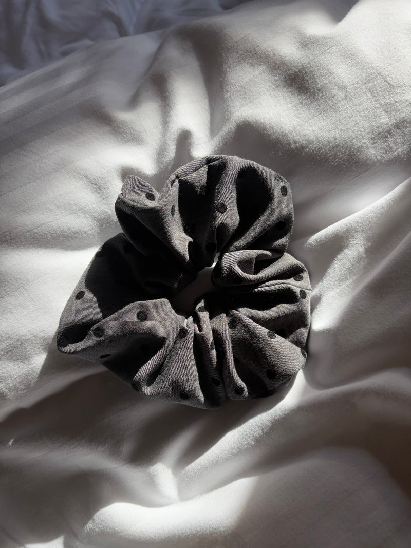 グレードットシュシュ DPA43557 – CRAMMY