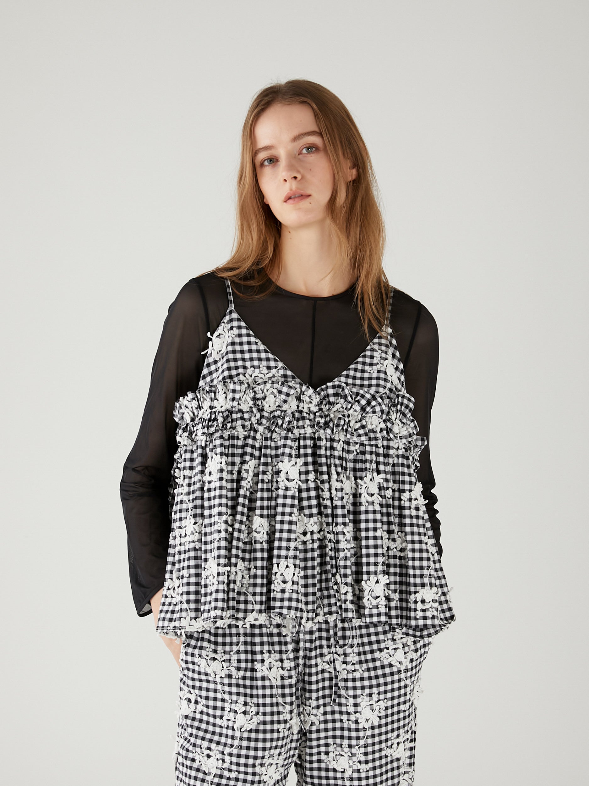 3D embroidery gingham camisole | BLACK