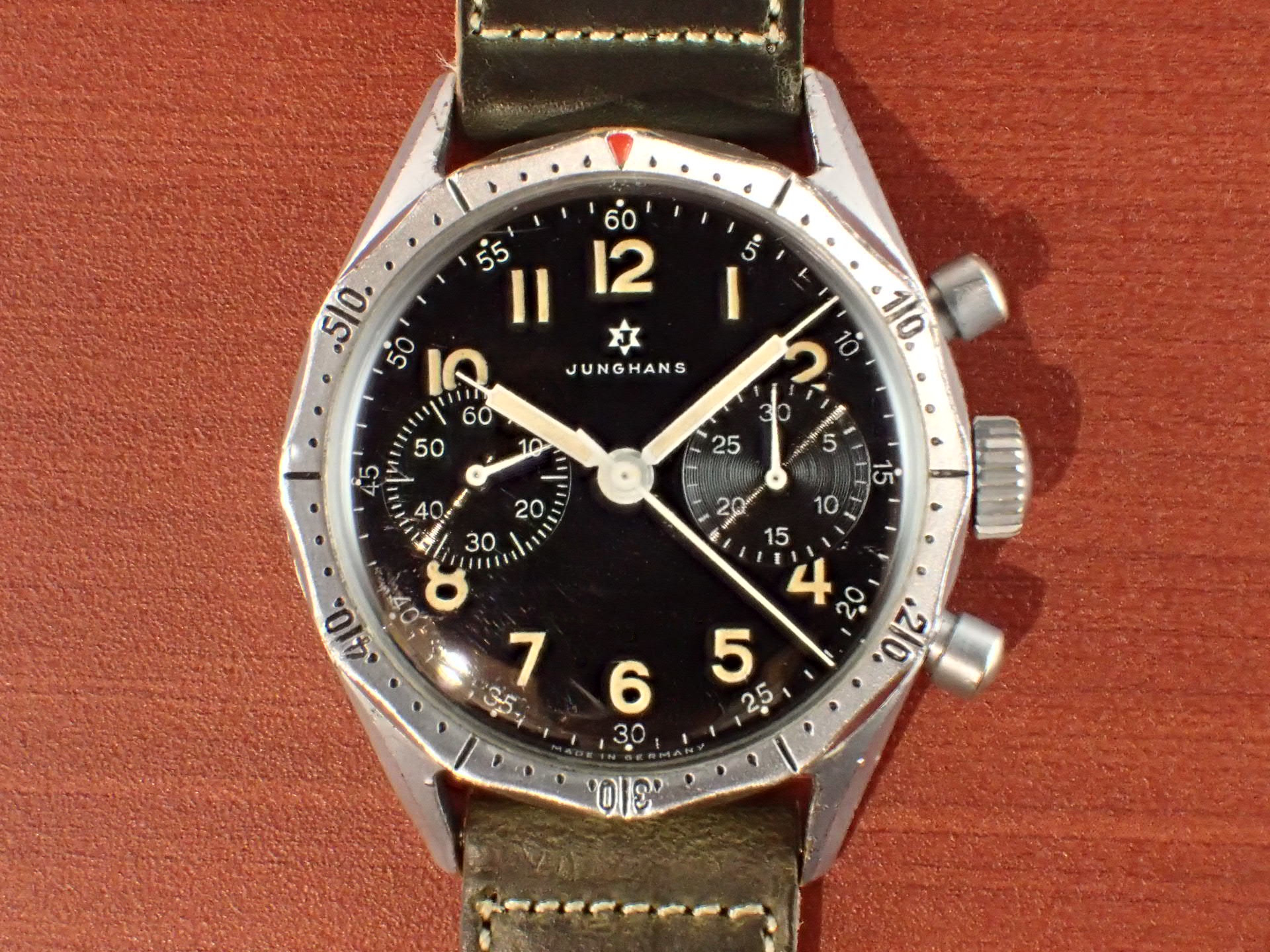 ユンハンス 西ドイツ空軍 クロノグラフ Cal.88 ブラックミラーダイアル