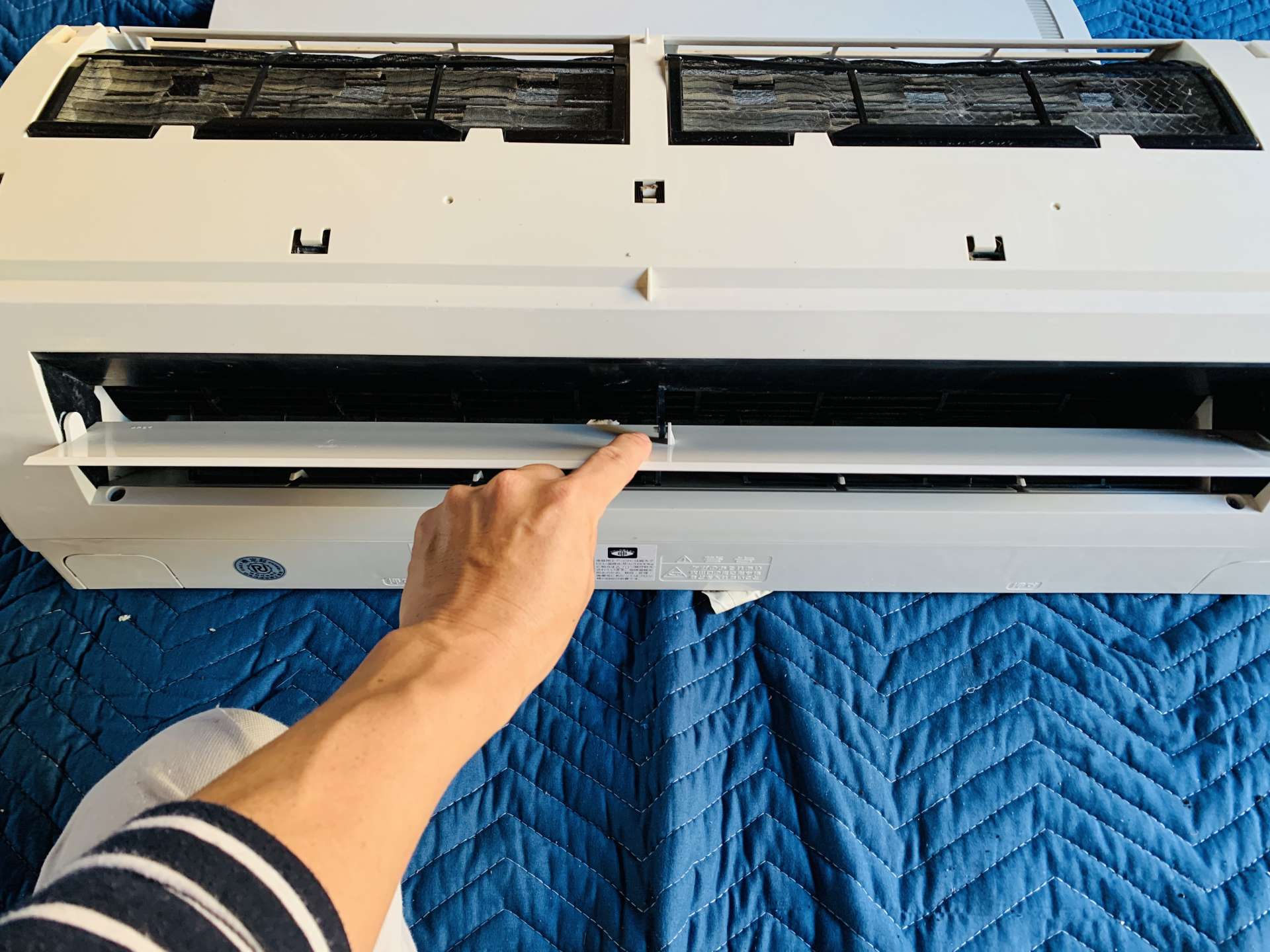 コロナのルームエアコンの分解方法 | ずっと安心して使っていただける