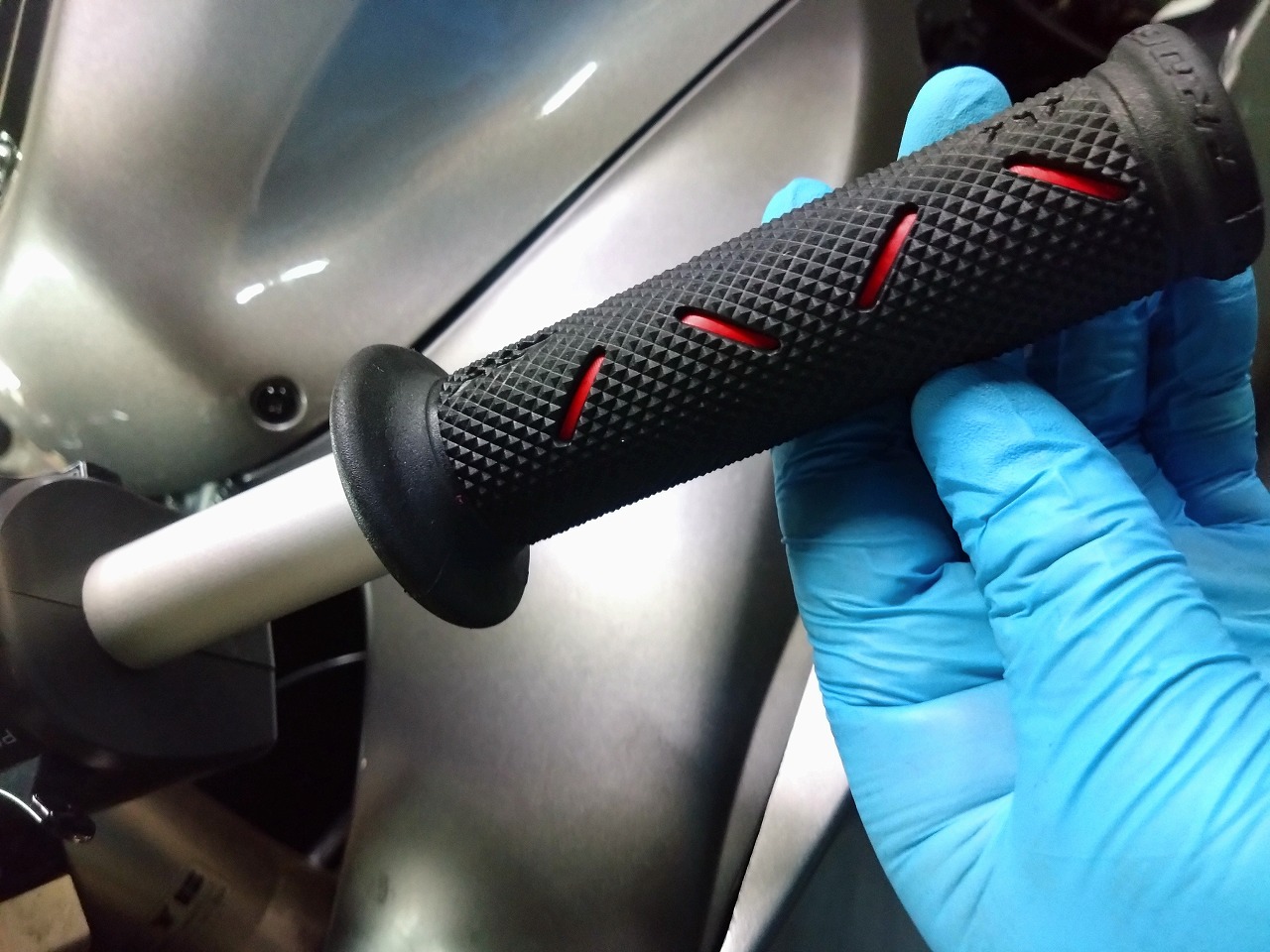 ZX-12R ハンドルグリップの換装 - D-EVO