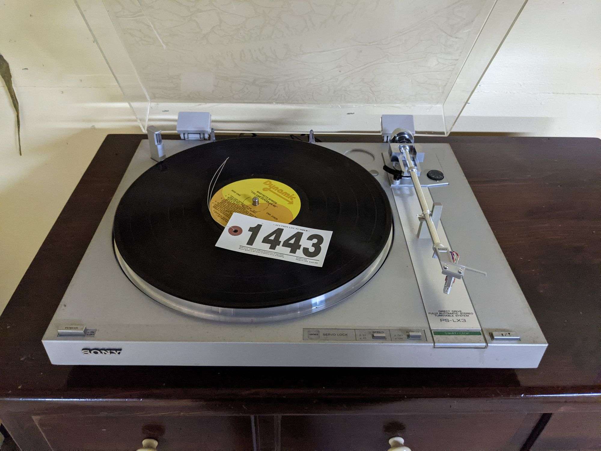 Vintage Sony PS-LX3 turntable. Damaged cover - South Auction