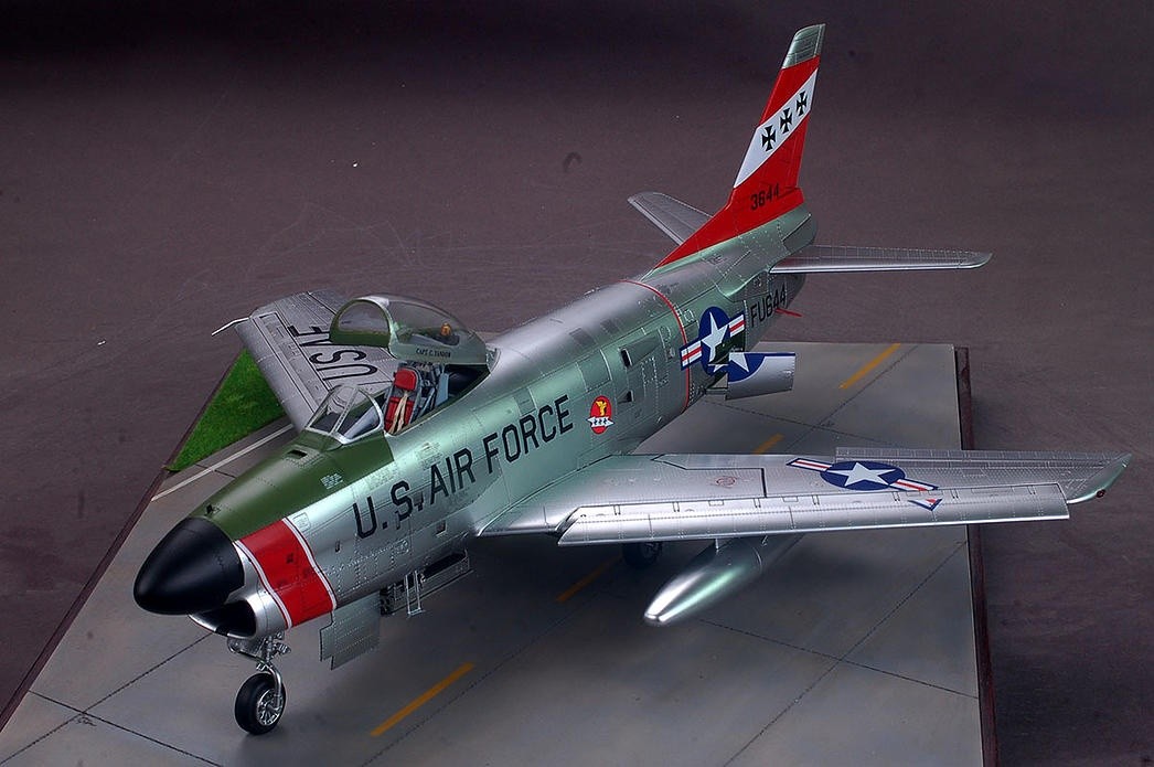 1/32 F-86D セイバードッグ (KH32007) - (株)ビーバーコーポレーション