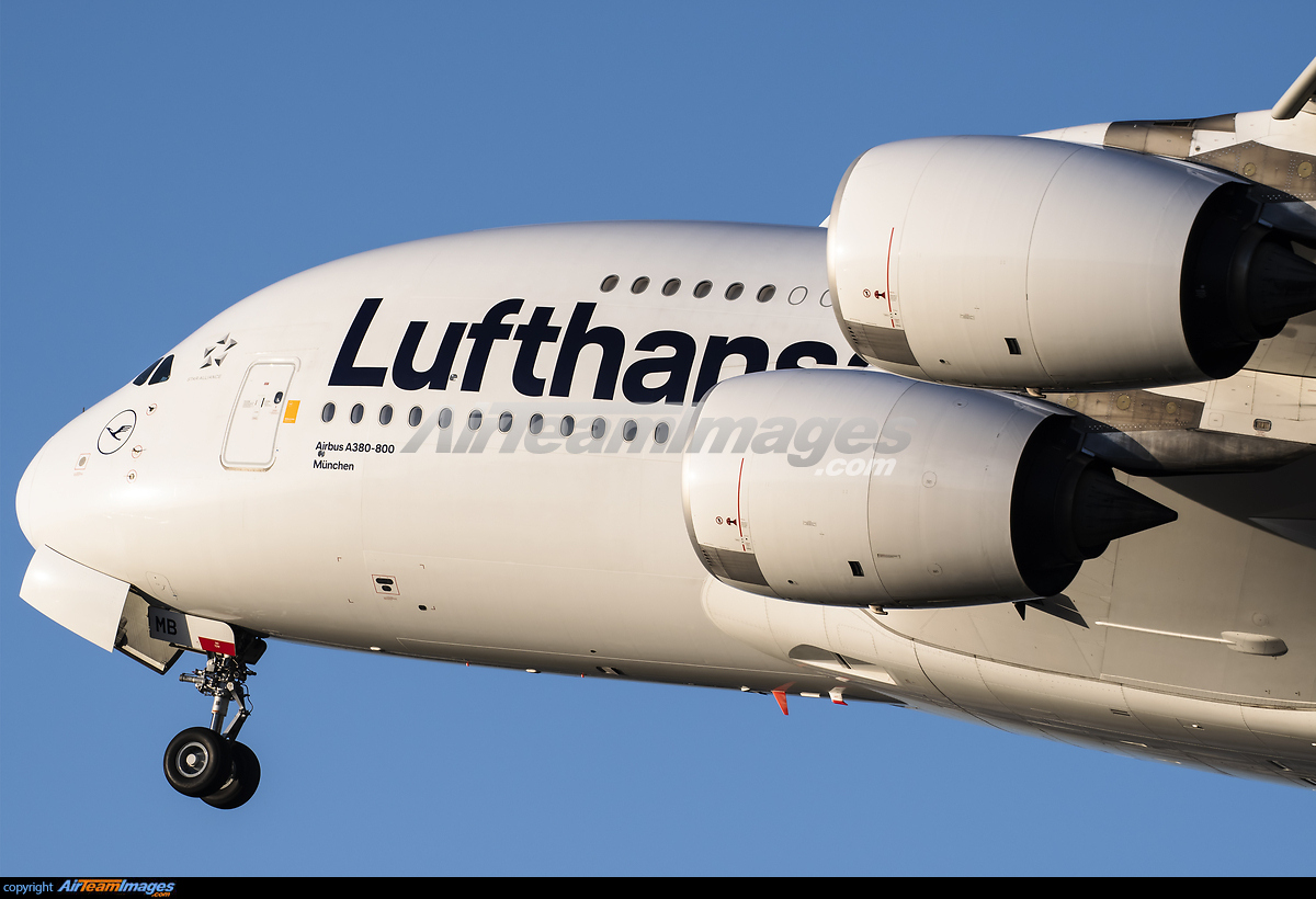 Airbus A380-841 Lufthansa D-AIMB - AirTeamImages.com