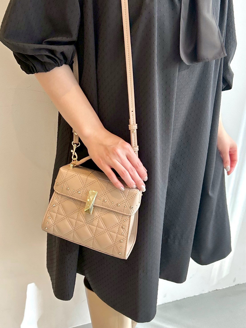 限定カラーあり】【リュタン】キルティングビジュースタッズポシェット