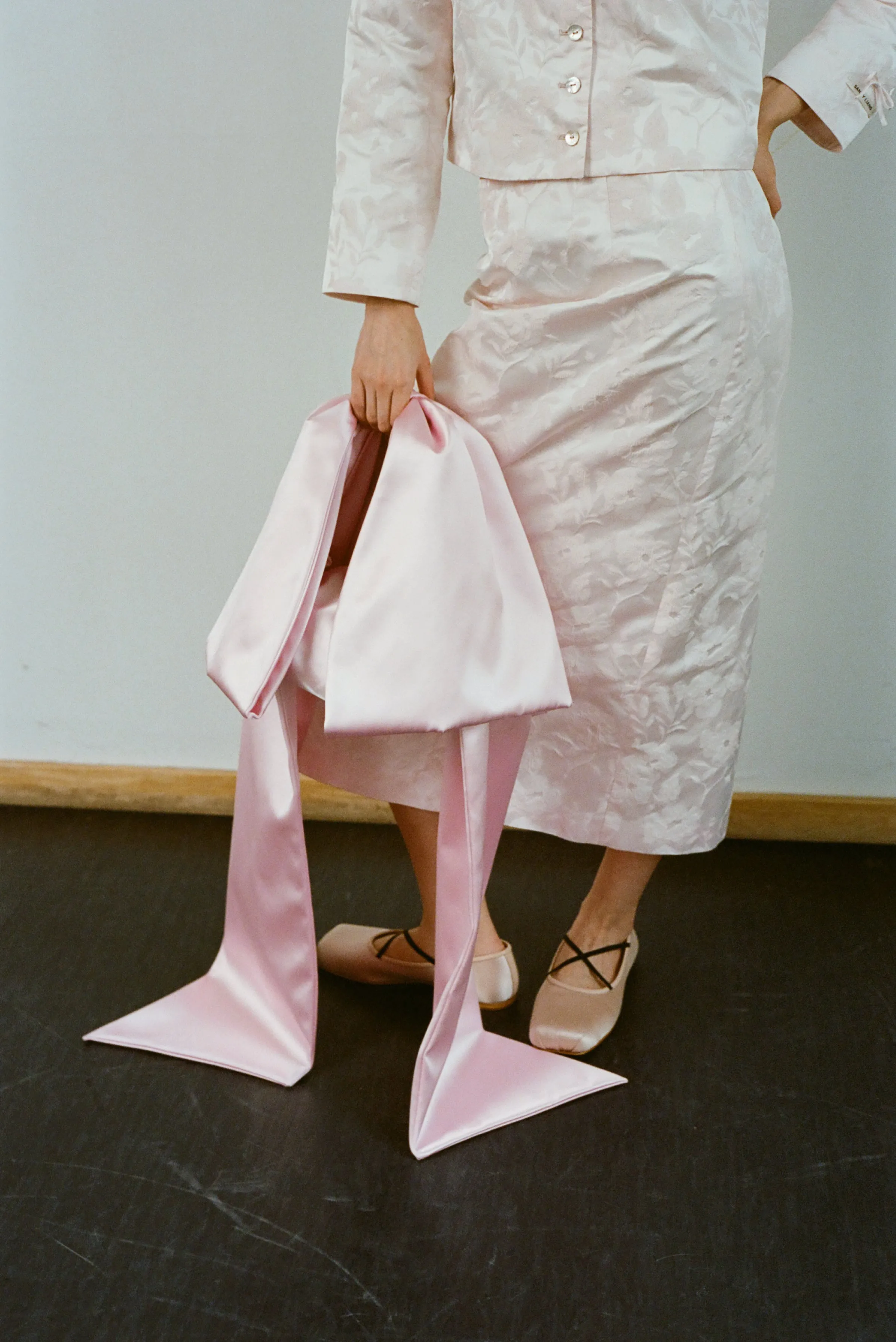 LARGE REGALO BAG IN CARNATION | Parallel