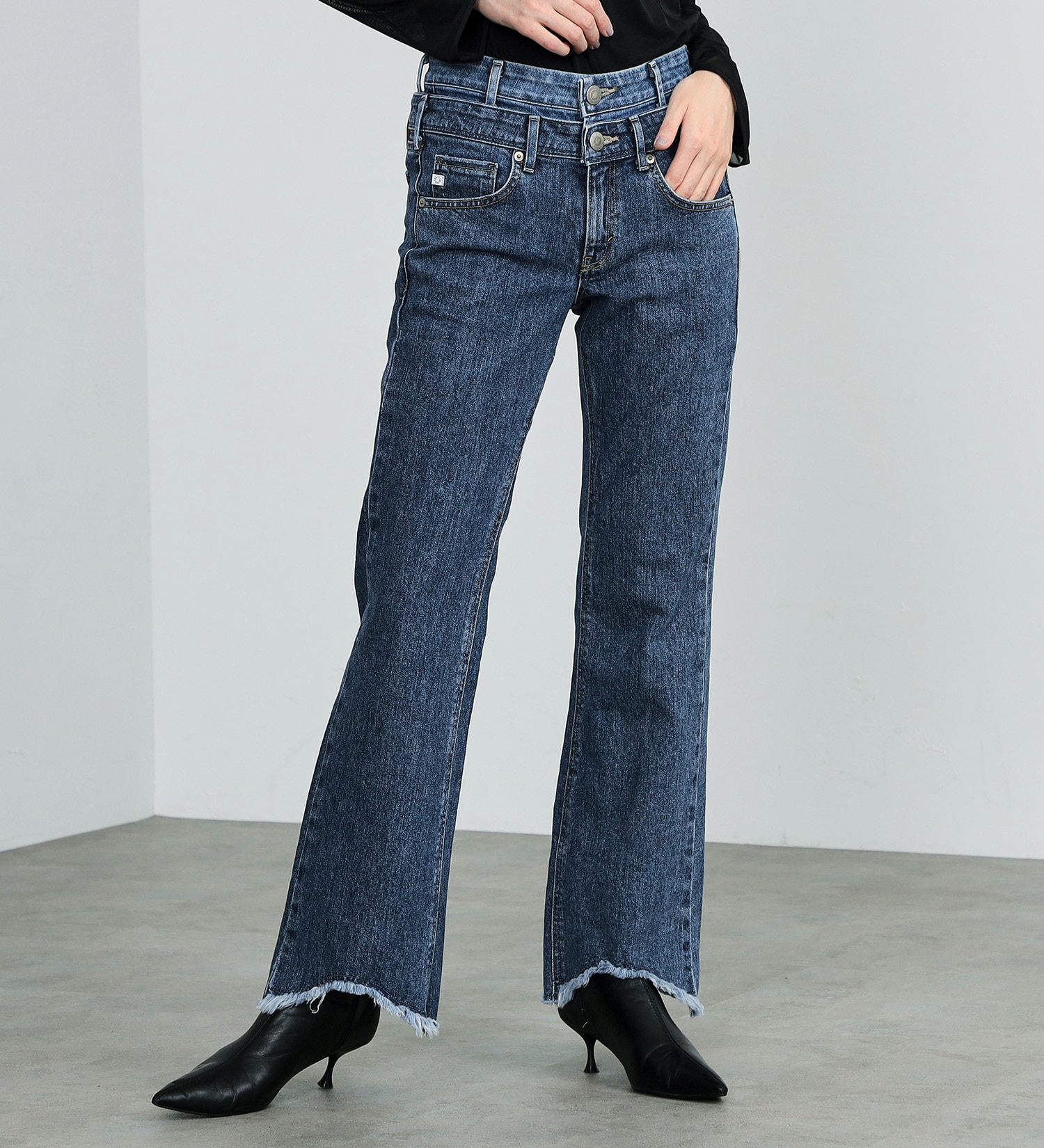 期間限定SALE】SOMETHING LISA フレア Wベルト デニムパンツ|SOMETHING