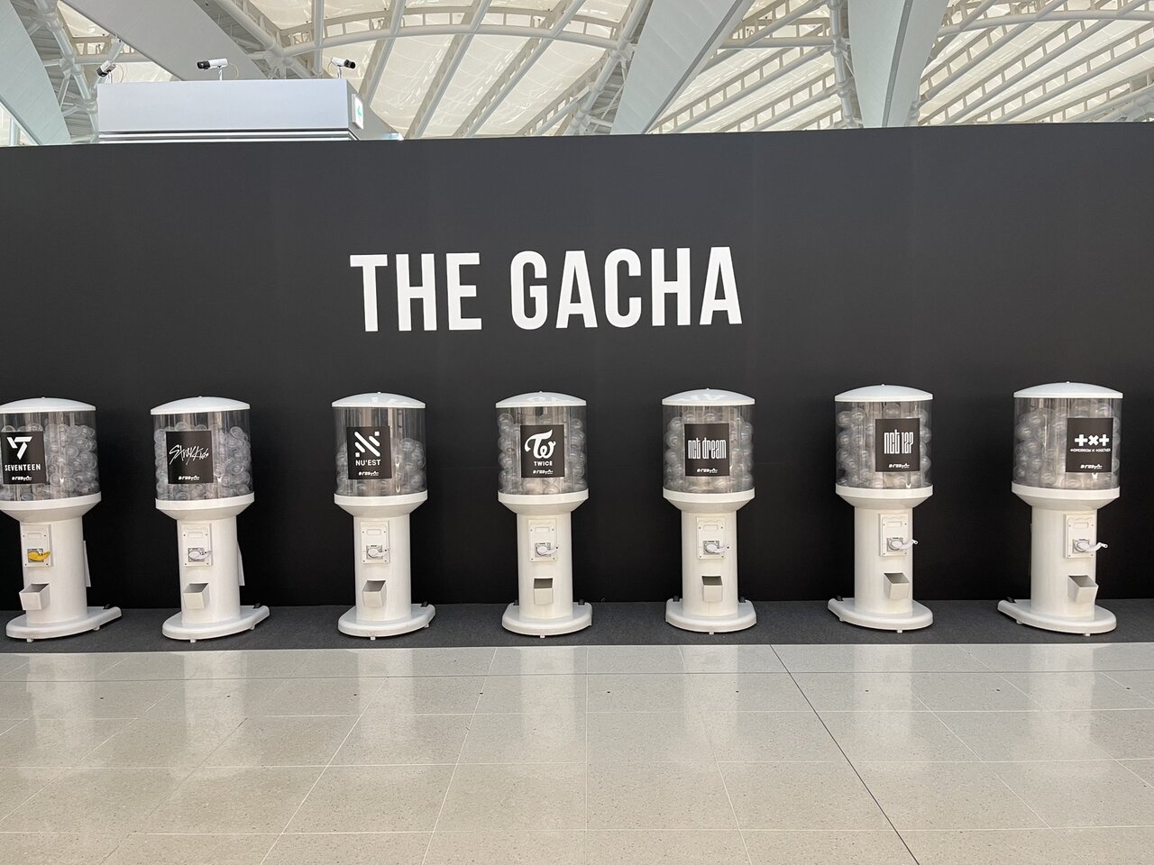 D'FESTA TOKYOⅡ」の羽田限定グッズを大公開！ 話題の【THE GACHA】っ